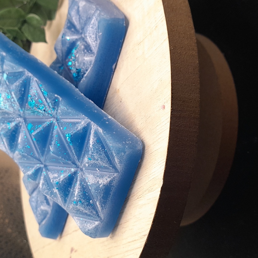 Ocean Handmade Blue Wax Melt Bars With Glitter, Pack Of 2 - Picture 3 of 4